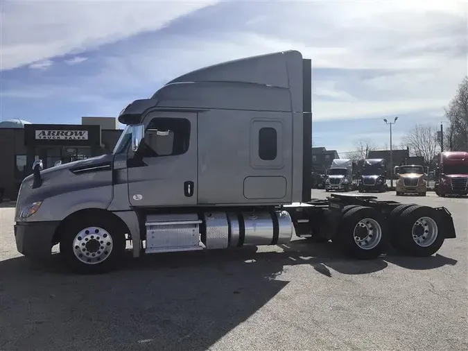 2019 FREIGHTLINER CA126