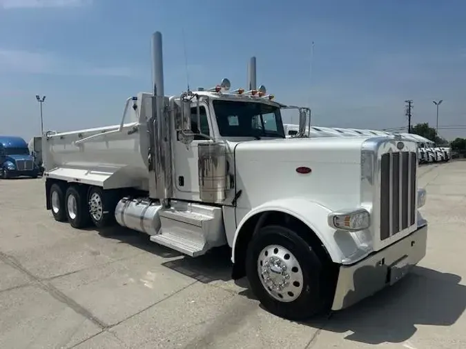 2022 Peterbilt 389