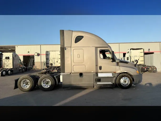 2023 Freightliner Cascadia 12650cc17b1977af042fd40203b231f0c7b