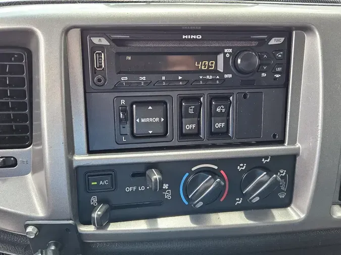 2017 HINO 338 Reefer