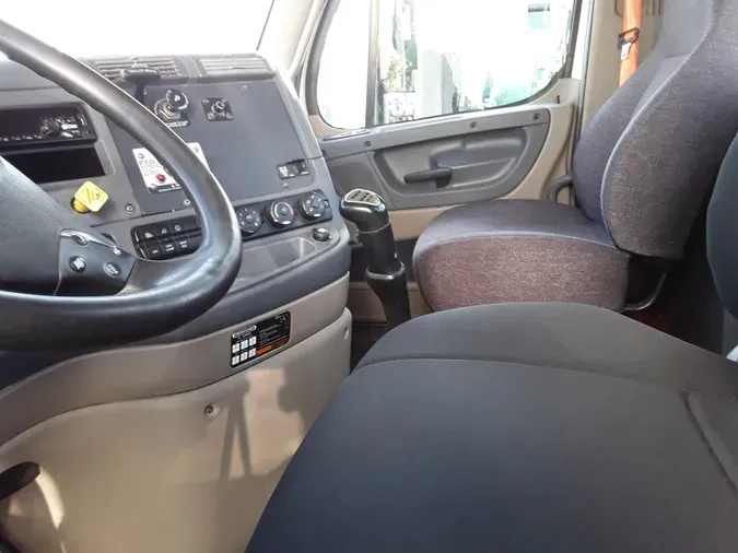 2019 FREIGHTLINER/MERCEDES CASCADIA 125