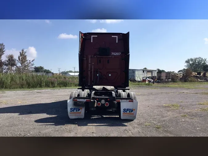 2023 Freightliner Cascadia 126