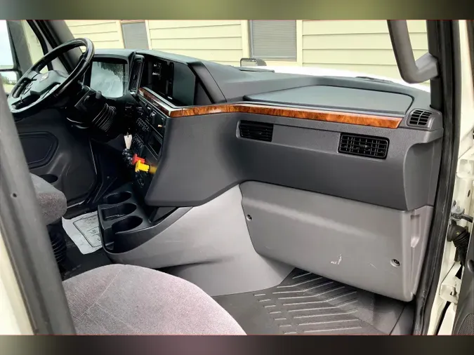2021 INT LT625 6x4