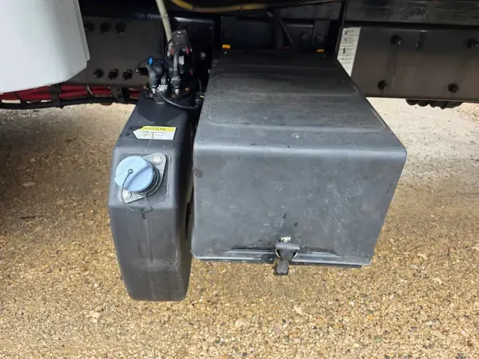 2018 FREIGHTLINER M2 106