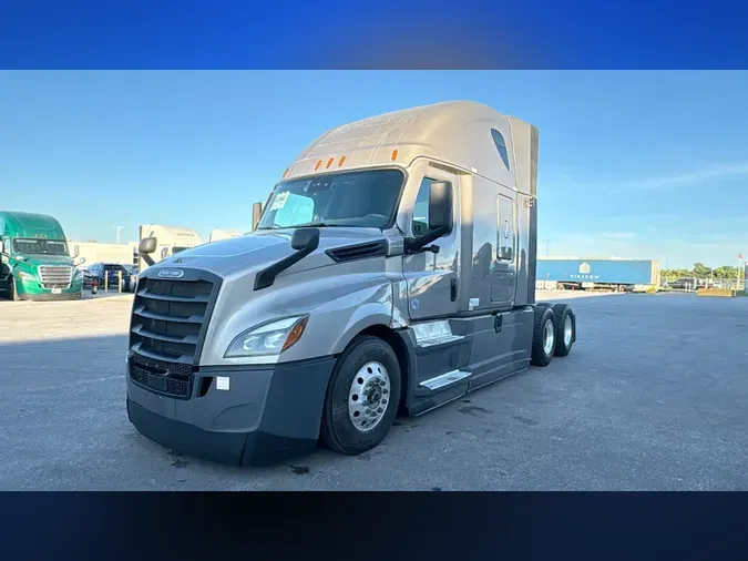 2022 Freightliner Cascadia 126