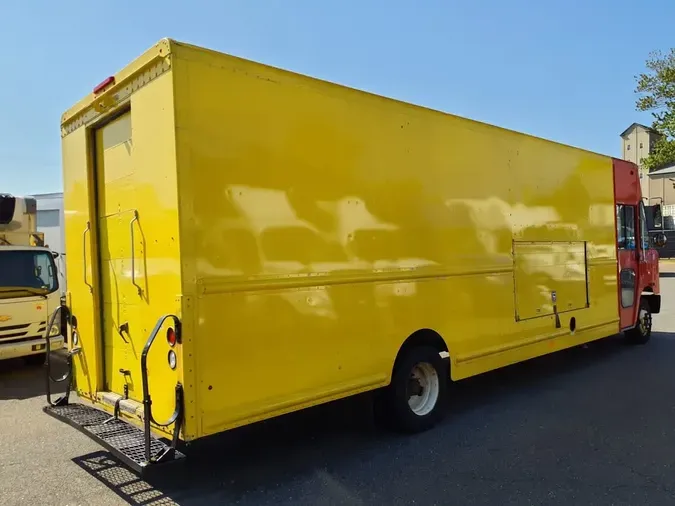 2017 FRTLR CUSTOM CHASSIS CORP MT-55 WALK-IN