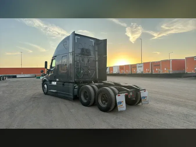 2022 Freightliner Cascadia