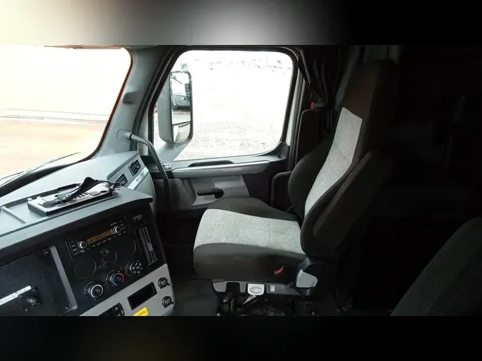 2022 Freightliner Cascadia 126