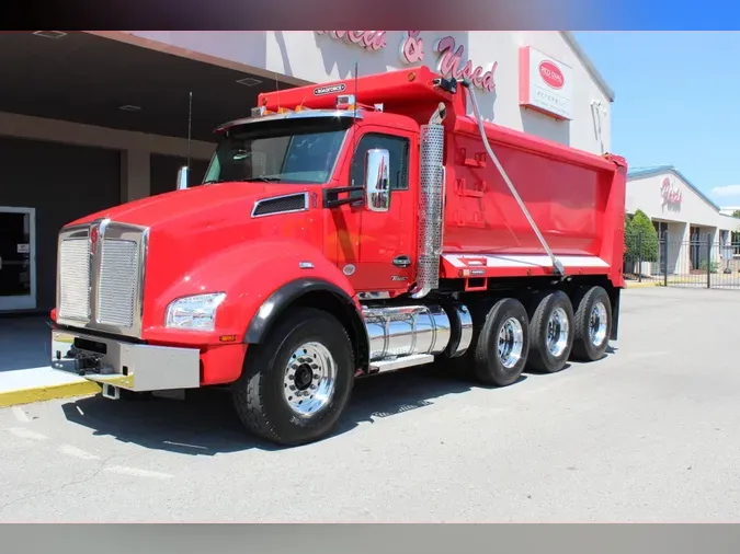 2025 Kenworth T880