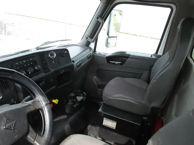 2019 INTERNATIONAL HV613