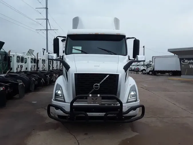 2019 VOLVO VNR64T640