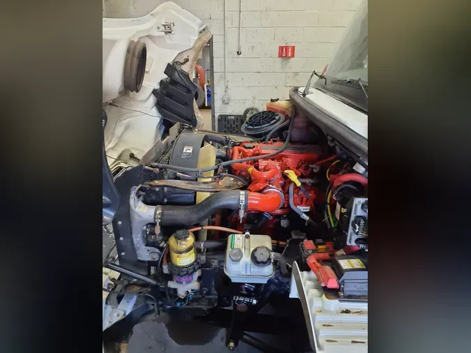 2019 FREIGHTLINER/MERCEDES M2 106