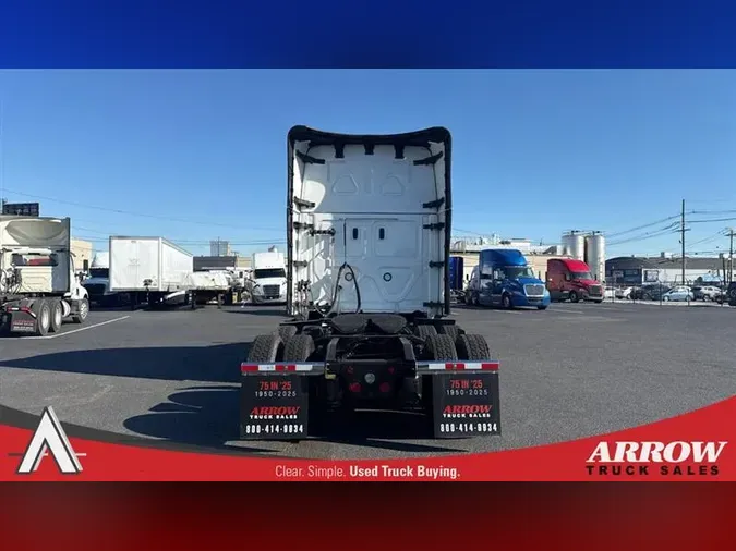 2022 FREIGHTLINER CA126