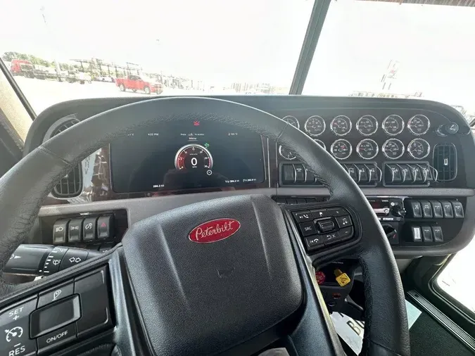 2024 Peterbilt 389