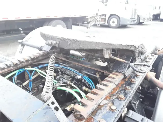 2019 FREIGHTLINER CASCADIA 113