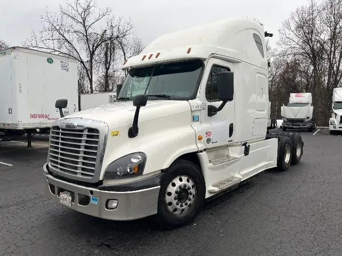 2017 Freightliner X12564ST