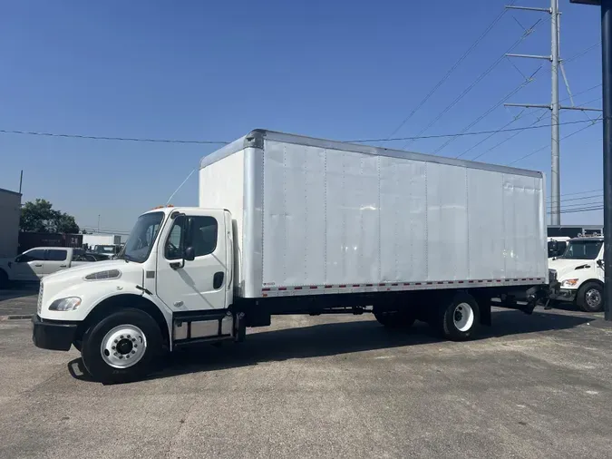 2017 Freightliner Business Class M2 106