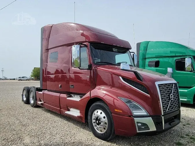 2019 VOLVO VNL64T740