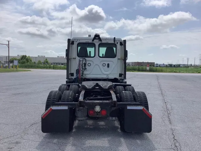 2019 Freightliner Cascadia 1265108f14f40862993bb5367eaaa196d11