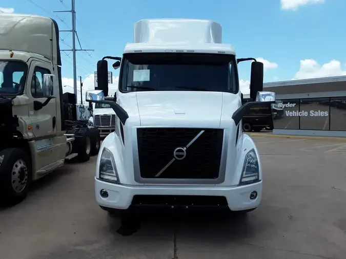 2020 VOLVO VNR64T-640