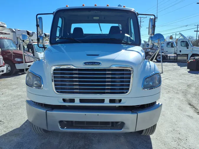 2012 FREIGHTLINER/MERCEDES M2 106