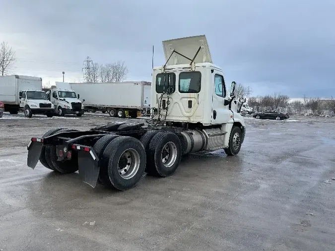 2017 Freightliner X12564ST