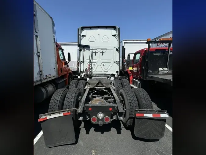 2019 FREIGHTLINER/MERCEDES CASCADIA 125