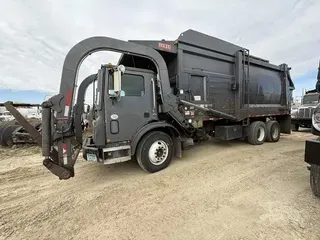 2013 MACK MRU613