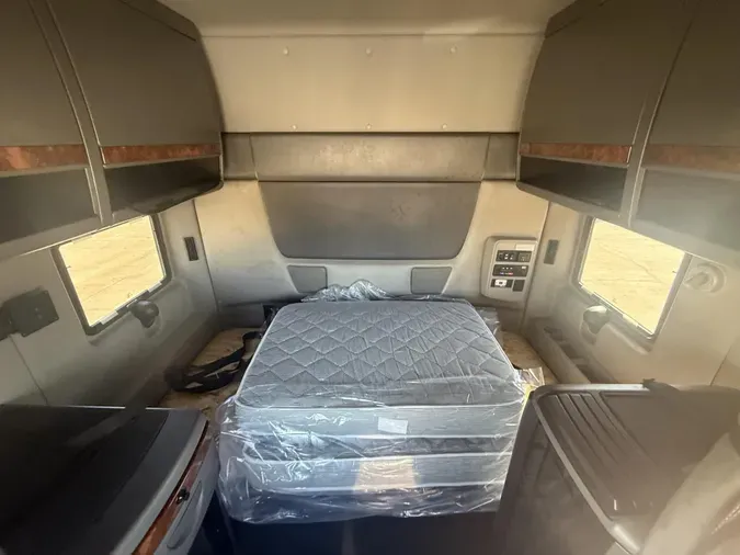 2022 International LT625