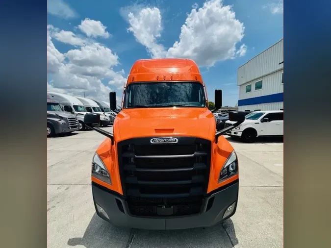 2022 FREIGHTLINER CASCADIA 126