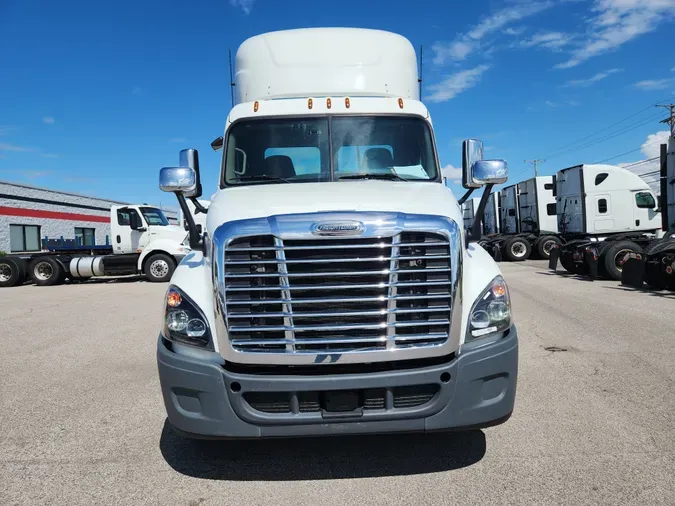 2018 FREIGHTLINER/MERCEDES CASCADIA 125