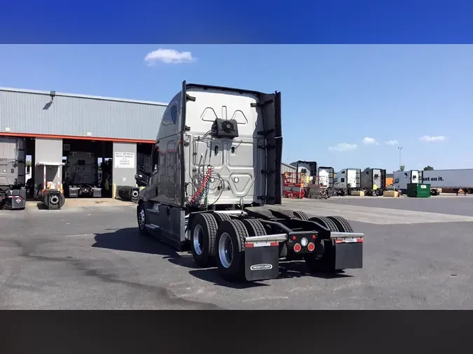2023 Freightliner Cascadia 12651195df6fc080978290a34fe56a1d8a9