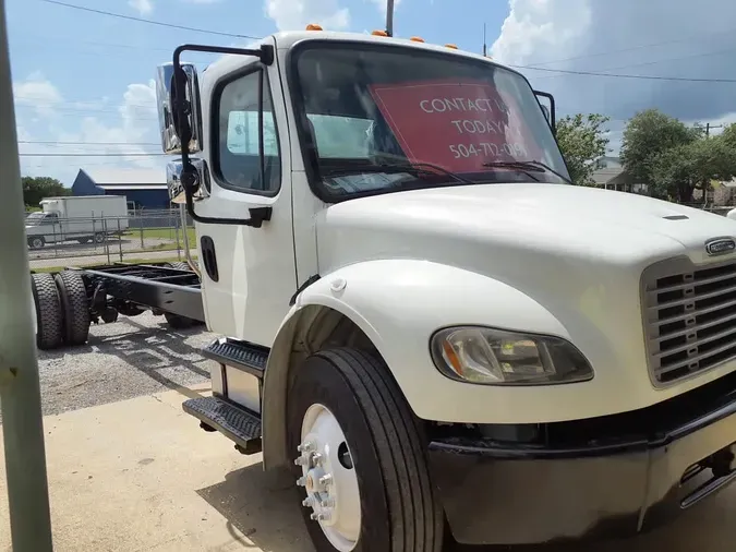 2018 FREIGHTLINER M2 106