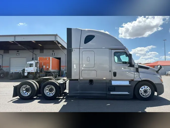 2023 Freightliner Cascadia 126