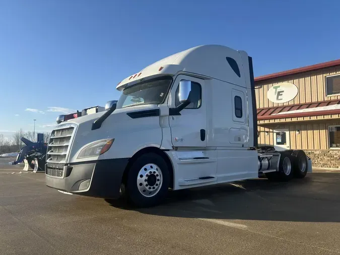 2020 Freightliner New Cascadia 126