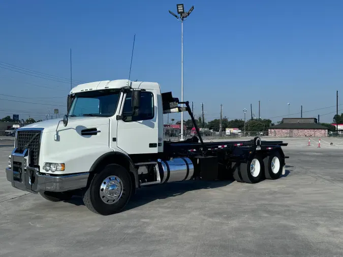 2018 VOLVO VHD64B200511d493dc2678e6578c4b672b0e6ebb5