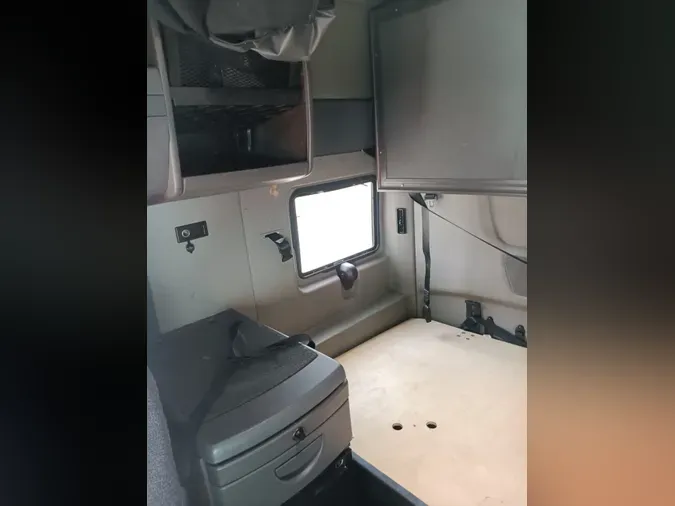 2019 NAVISTAR INTERNATIONAL LT625 SLPR CAB