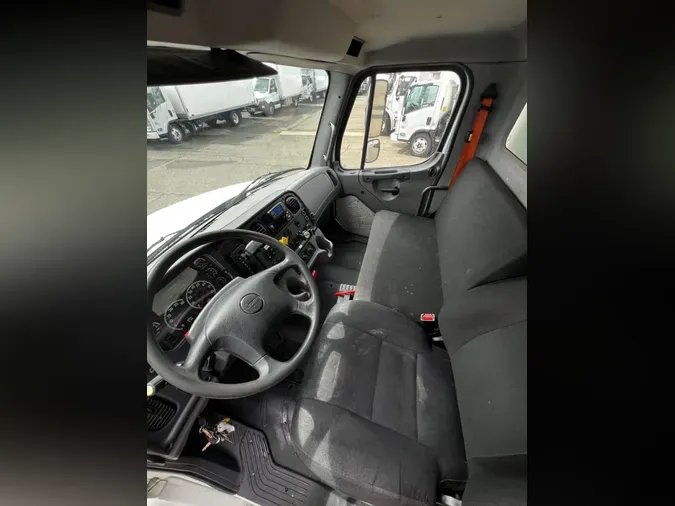 2018 FREIGHTLINER/MERCEDES M2 106