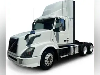 2017 Volvo VNL300