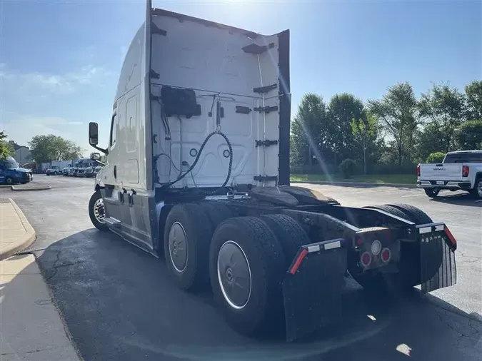 2019 FREIGHTLINER CASCADEVO1