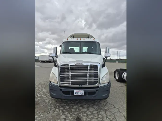 2018 FREIGHTLINER/MERCEDES CASCADIA 113
