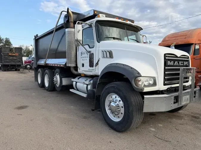 2008 MACK GRANITE GU713