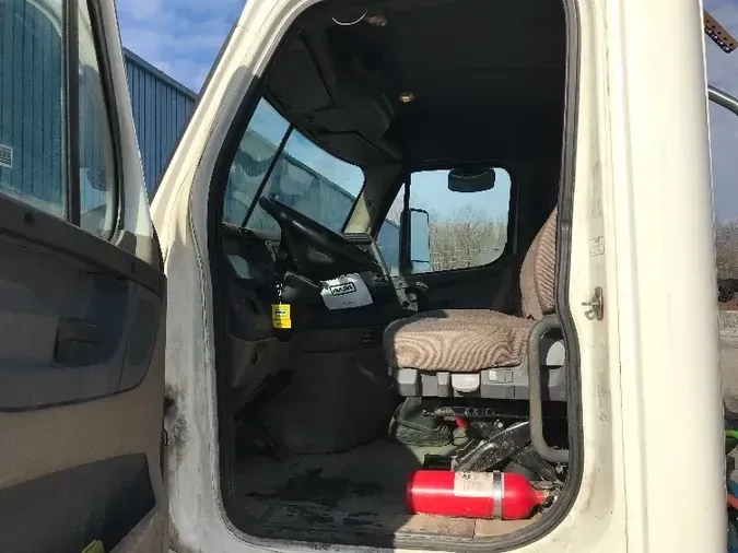 2015 FREIGHTLINER X12564ST