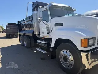 2008 MACK PINNACLE CHU613
