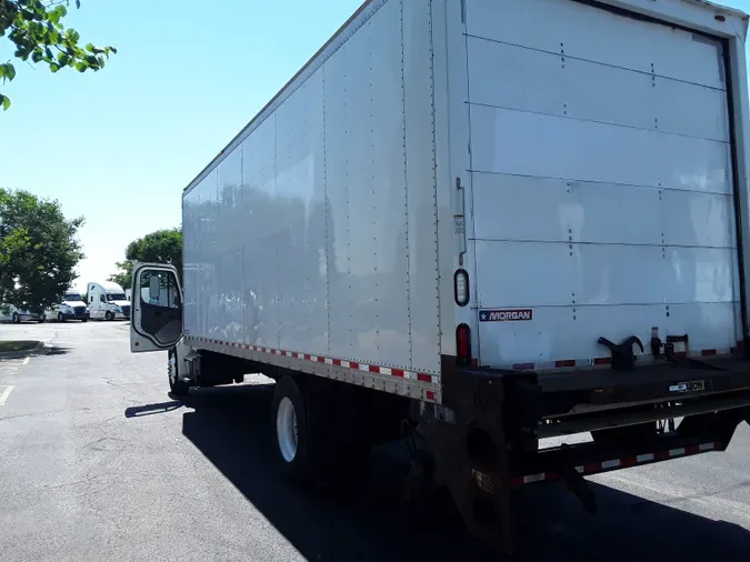 2017 FREIGHTLINER/MERCEDES M2 106