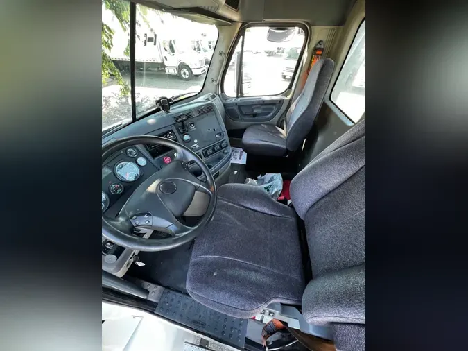 2018 FREIGHTLINER CASCADIA 113