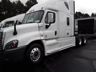 2018 Freightliner CASCADIA 125