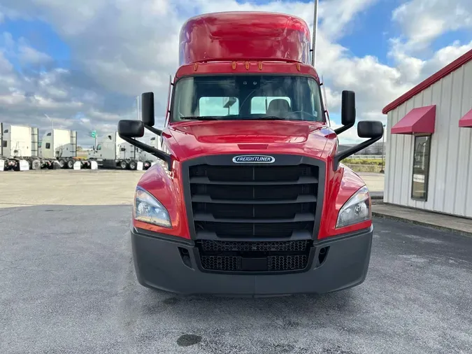 2021 FREIGHTLINER CASCADIA 126