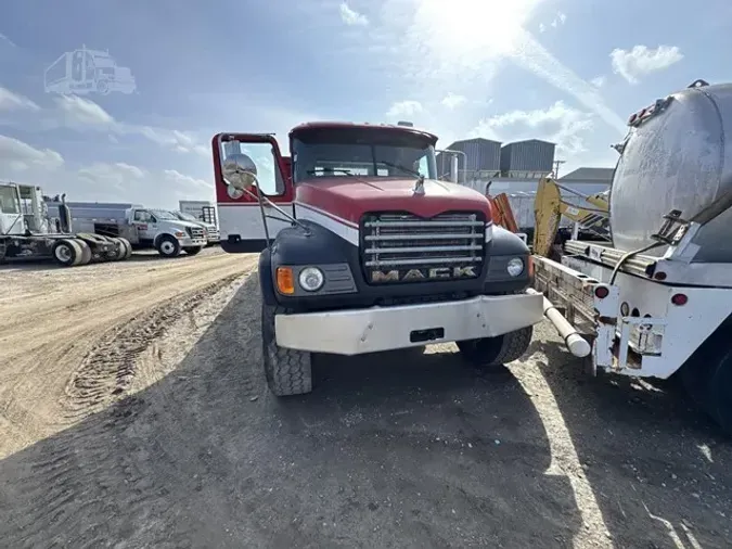 2007 MACK GRANITE CV713
