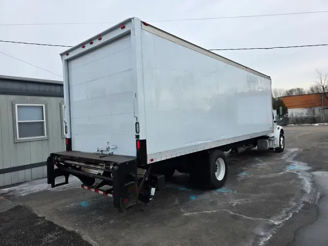 2015 FREIGHTLINER/MERCEDES M2 106